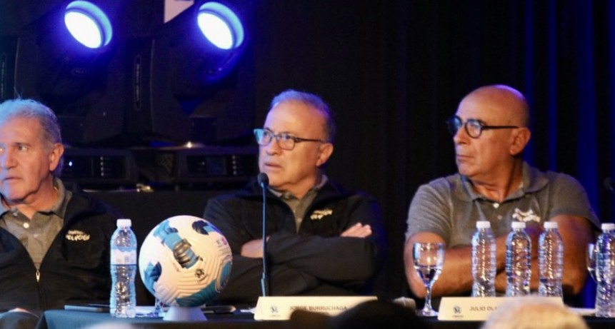 Con el Vasco Olarticoechea: Se inició el jueves el Congreso de Futbol Conmebol