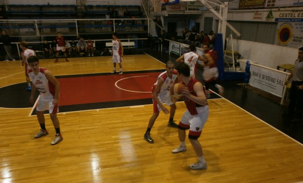 club Ciudad de Saladillo perdió ante Derqui 63 a 57