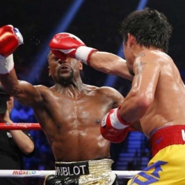 Pacquiao dice que peleo con una lesión en el hombro