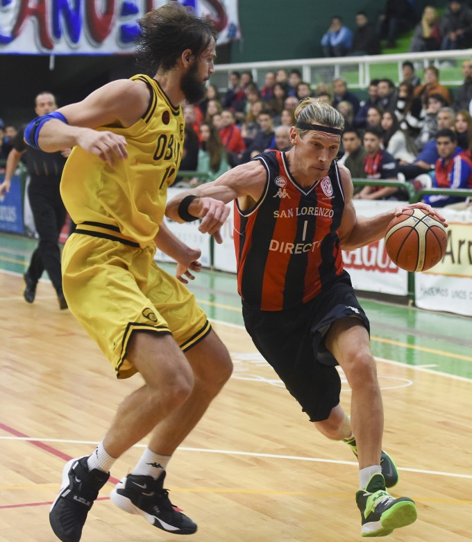 San Lorenzo se adelanto en la serie ante Obras