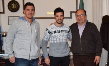 Salomón y Méndez recibieron al campeón 2015 Darío Martínez