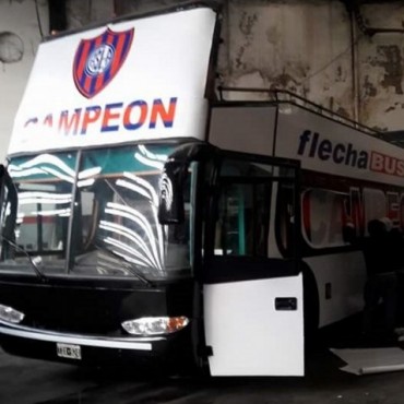 ¿Descorcha antes de tiempo? San Lorenzo ya tiene su micro ploteado para los festejos del campeón