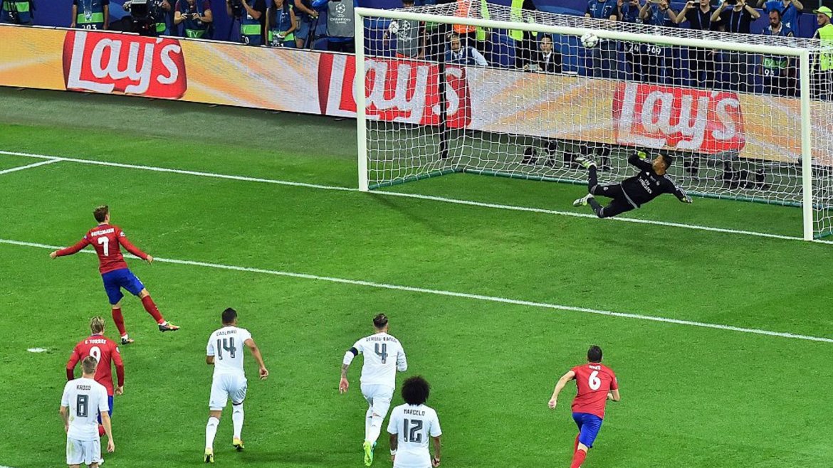 Griezmann tuvo el 1-1, pero su remate de penal dio en el travesaño