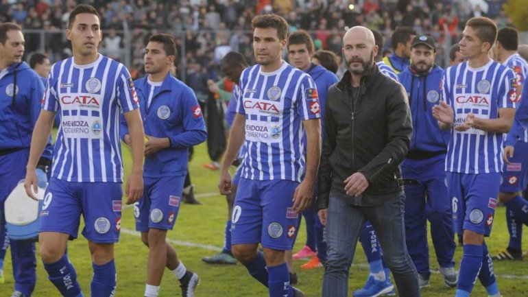 M&eacute;ndez, entre el dolor y la suspicacia: "Hubo demasiado para analizar m&aacute;s que lo futbol&iacute;stico; as&iacute; son las cosas"