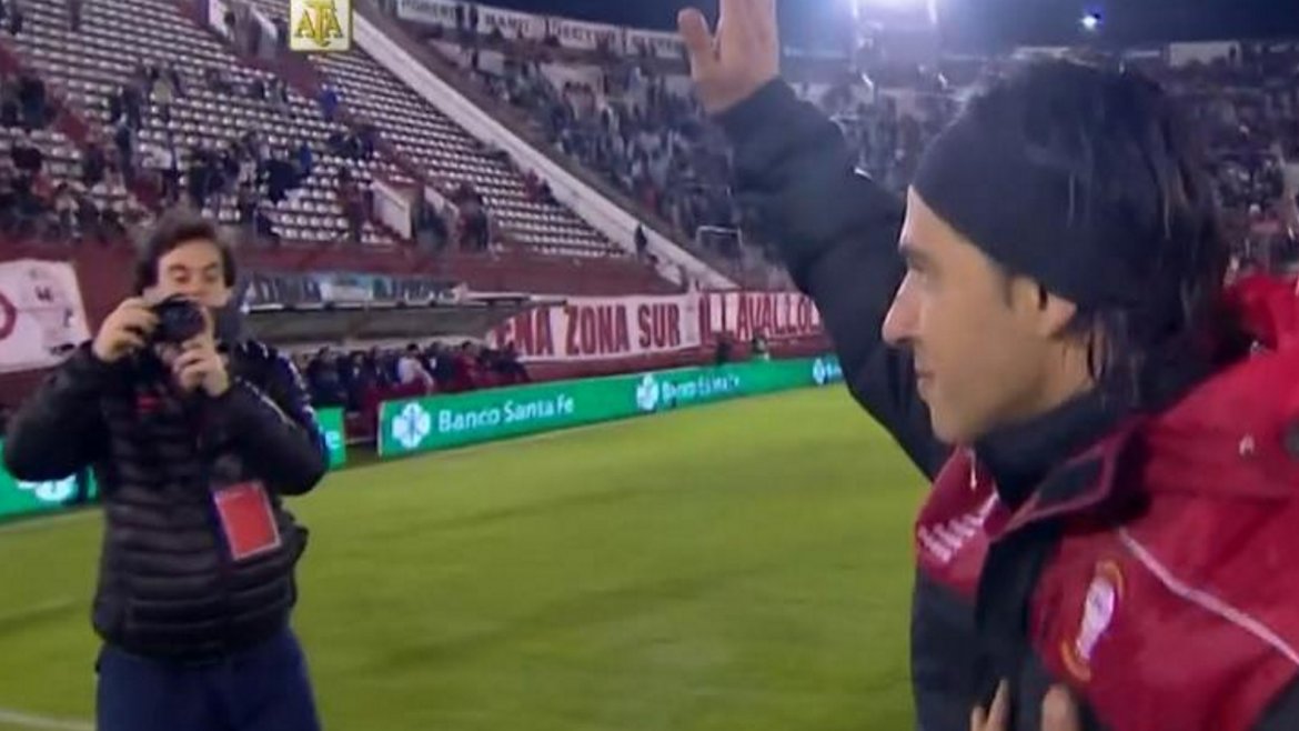 ¡Volvió Toranzo! Lindo mimo se llevó en su salida al Ducó