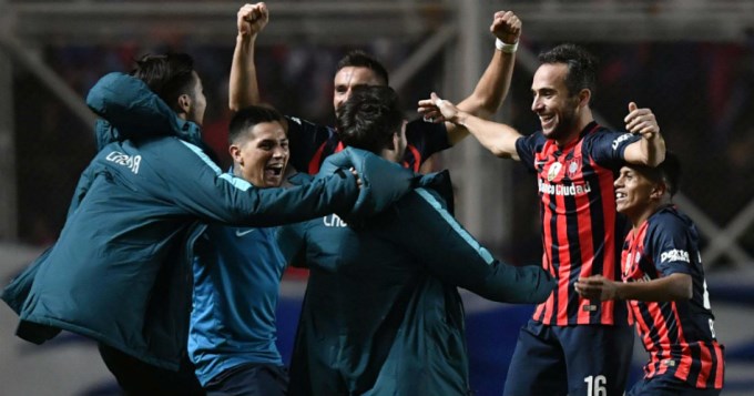 El Ciclón logró el milagro y clasificó primero en el grupo