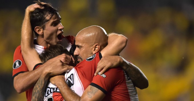 El Pincha goleó al Barcelona pero no le alcanzó