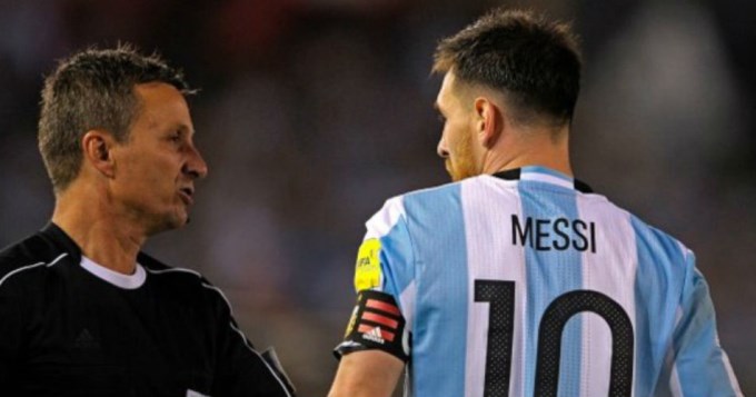 Messi pidió a la FIFA que le den por cumplida su sanción 