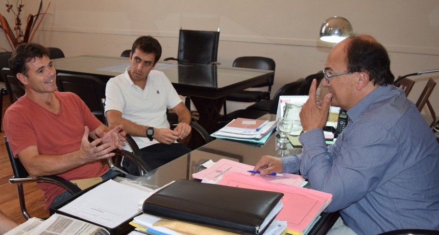 Intendente y Director de Deportes se reunieron con autoridades del Club Argentino