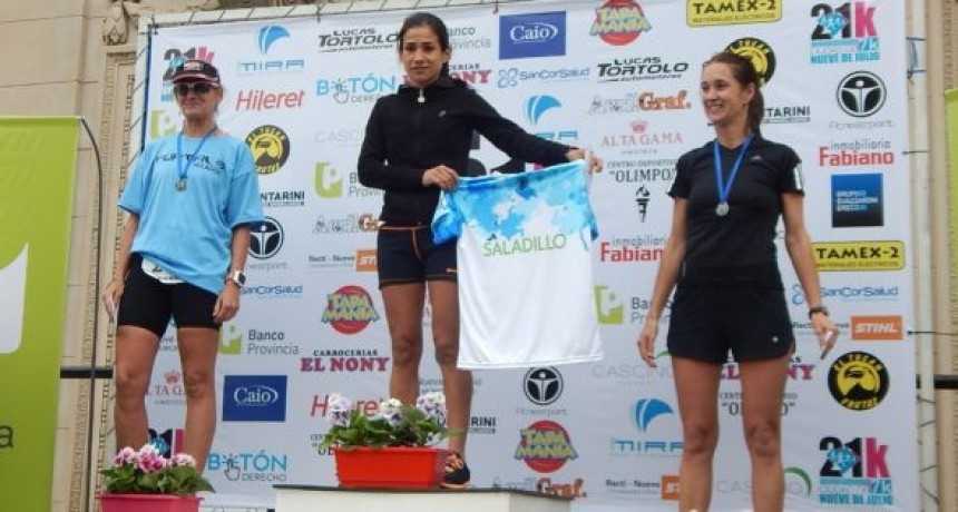 La saladillense Francisca Almir&oacute;n se impuso en los 21K de Nueve de Julio