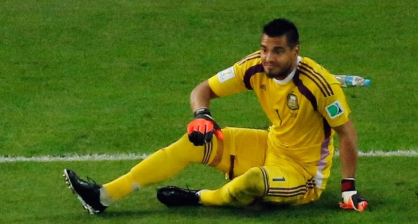 Romero afuera del Mundial por lesi&oacute;n en una rodilla