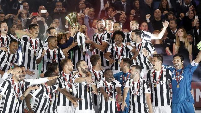Juventus goleó a Milan y salió tetracampeón