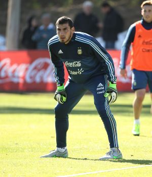 Nahuel Guzm&aacute;n reemplazar&aacute; a Romero