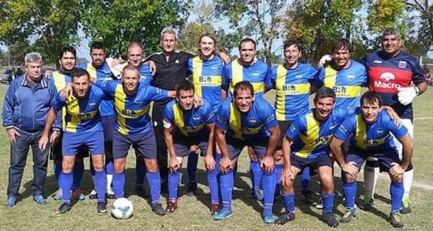 La Chacarita goleo y recuperó la punta de la tabla