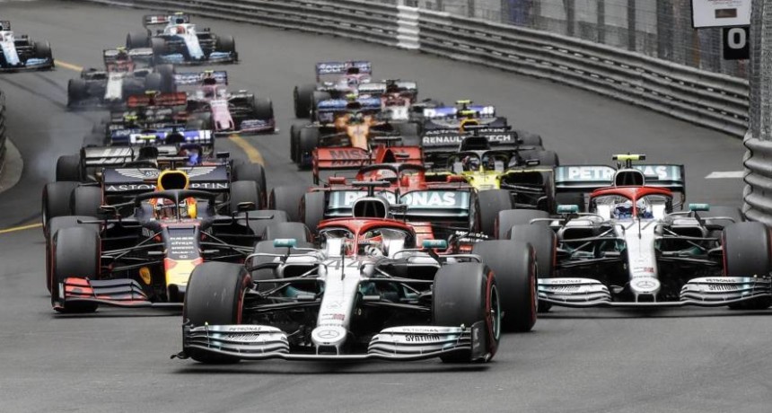 Hamilton se impuso en Mónaco y estira su ventaja en la punta