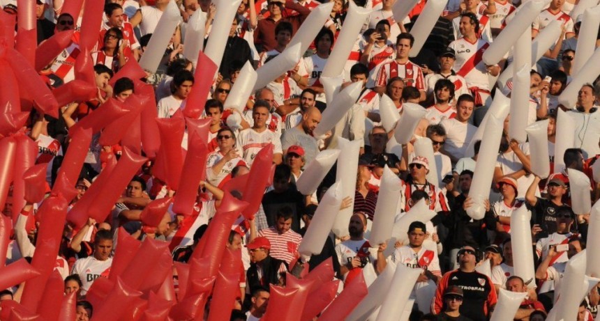 River busca otro título internacional ante Athletico Paranaense