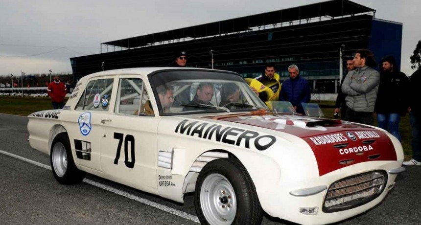 El largo periplo del Falc&oacute;n de TC de Oscar Cabal&eacute;n