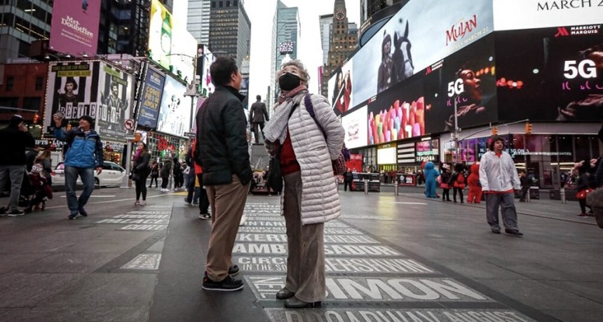 Nueva York registra menos de 100 muertos diarios por primera vez desde marzo