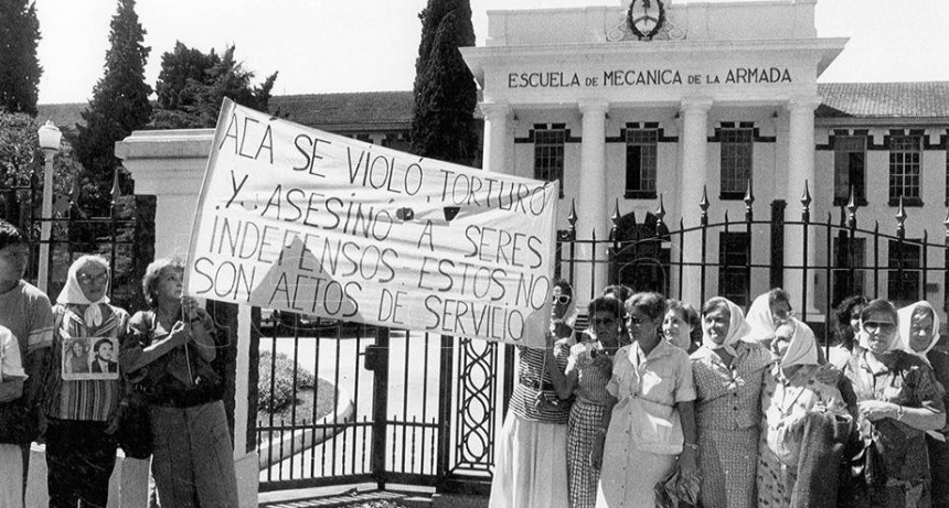 El horror y la fiesta, a unas cuadras de distancia