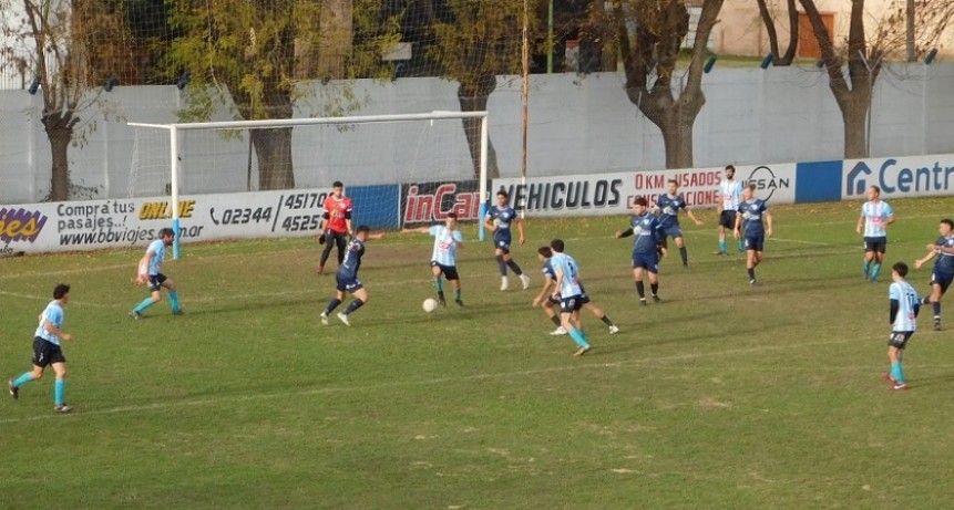 Fútbol: Argentino le ganó a Del Carril y sigue primero en el Torneo Apertura 