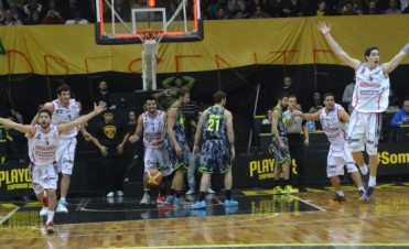 En un partido para el infarto Obras se quedó sin final