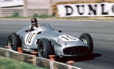 Homenaje a Fangio en el Día del Automovilismo Deportivo