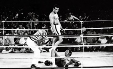 Hoy: Muhammad Alí, el mejor boxeador del mundo, tan grande como su ego