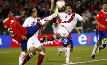 Chile y Perú buscan el primer pasaje a la final