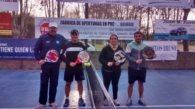 Se realizo Torneo de Padel en el Complejo Las Vías 