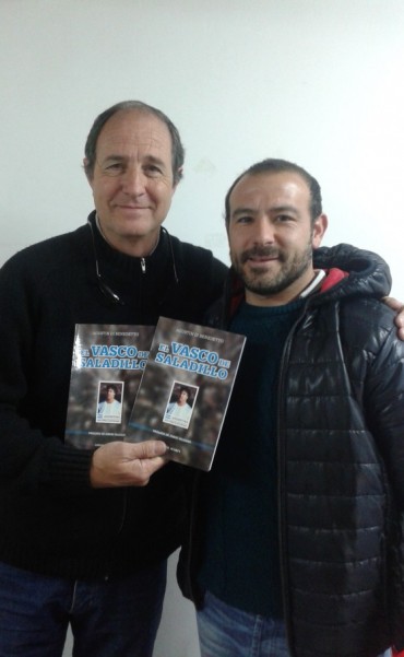 Club Aeromodelista y el Saladillo Automovil club recibieron el libro: 