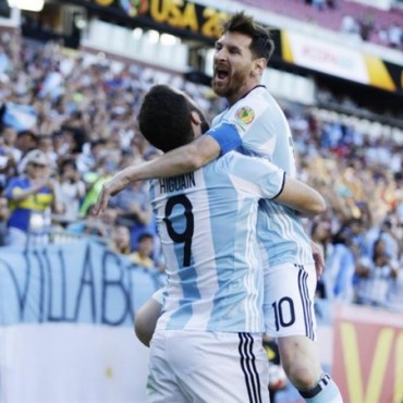 Copa América 2016: la selección goleó, se clasificó a semifinales y Messi alcanzó el récord de Batistuta