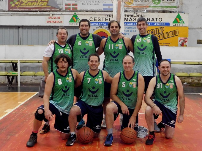 Simios dio el batacazo y quedó como único puntero en el Torneo de Maxibasquet