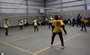 Torneo de voley de Adultos Mayores en Saladillo