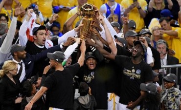Los Warriors vencieron a los Cavaliers y son campeones de la NBA