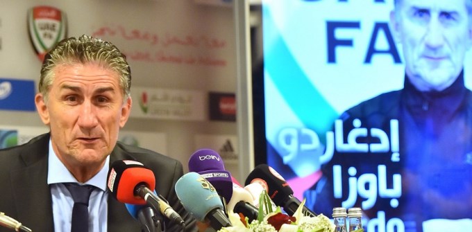 Emiratos Árabes de Bauza, casi afuera del Mundial