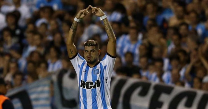 Racing vendió a Bou en 8 