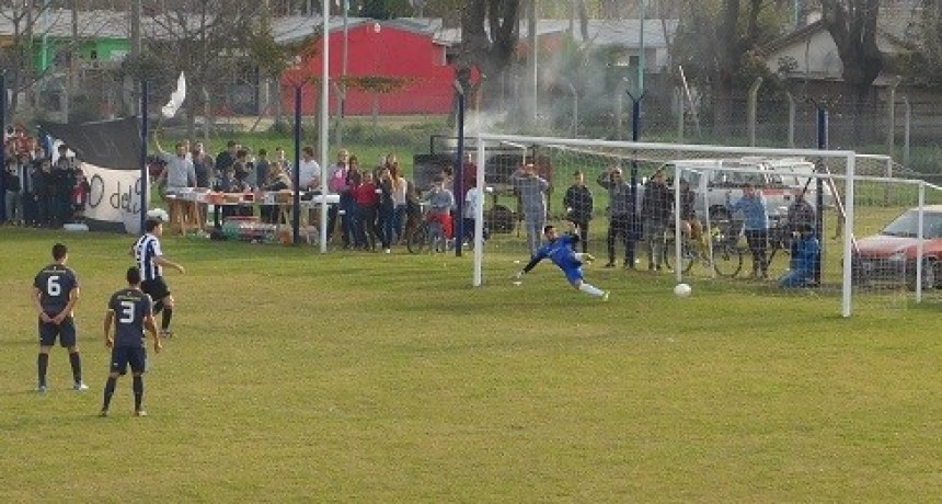 Huracán se quedó con el clásico ante Unión Apeadero por 3 a 0.