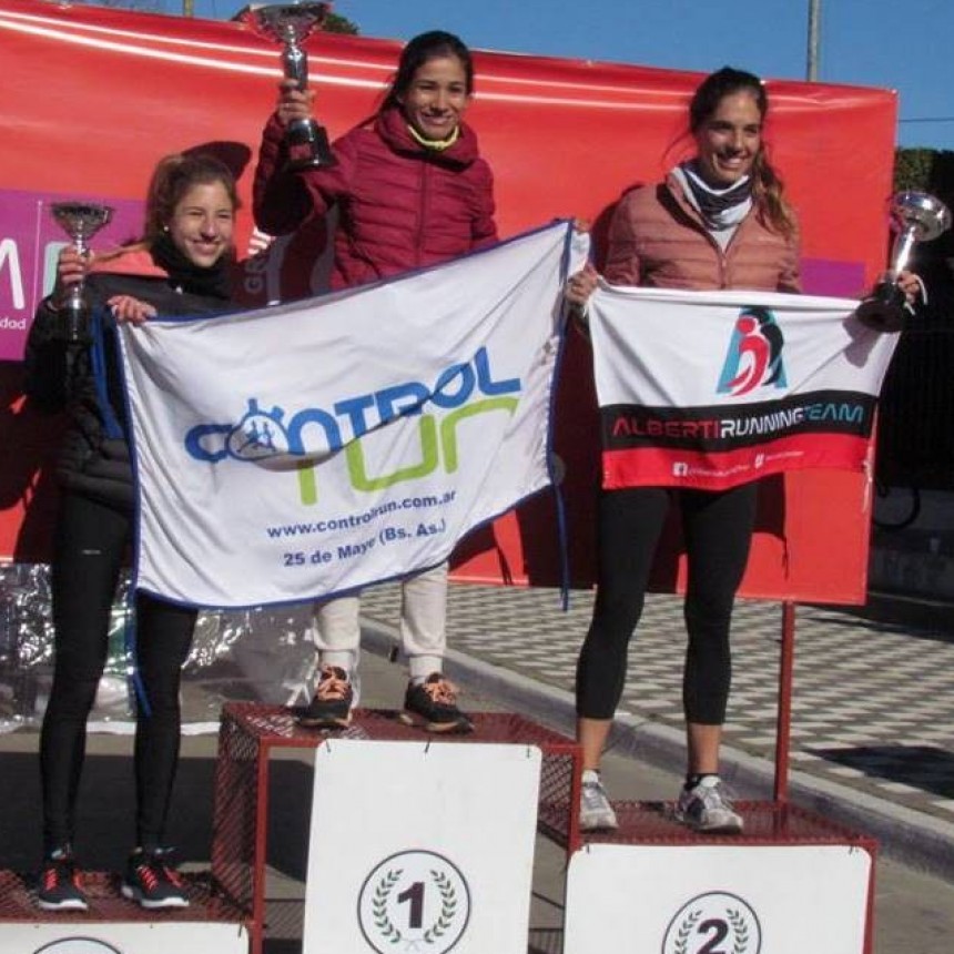 Francisca Almirón en lo más alto del podio en los “15K de Bragado”