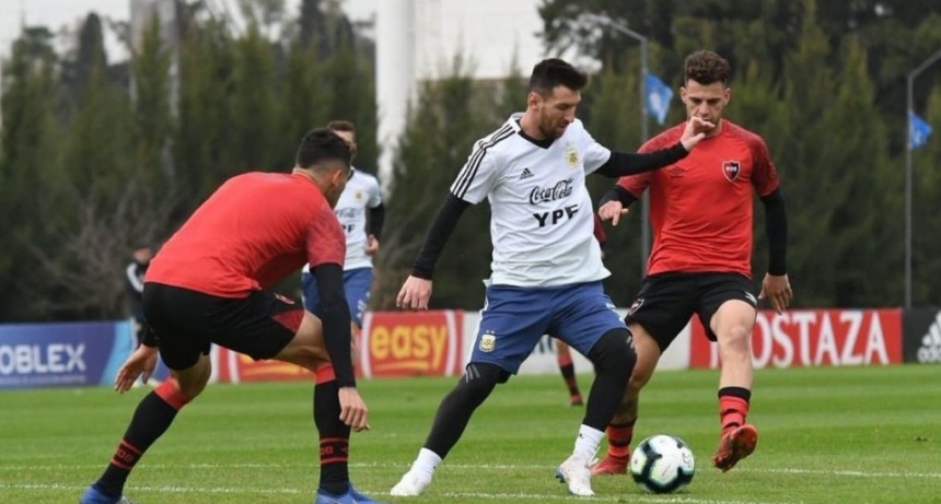 Messi le marcó dos goles a Newells en el amistoso con el seleccionado argentino