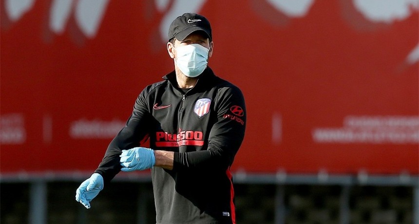 Simeone considera que vivir&aacute;n algo desconocido en el regreso del f&uacute;tbol de Espa&ntilde;a