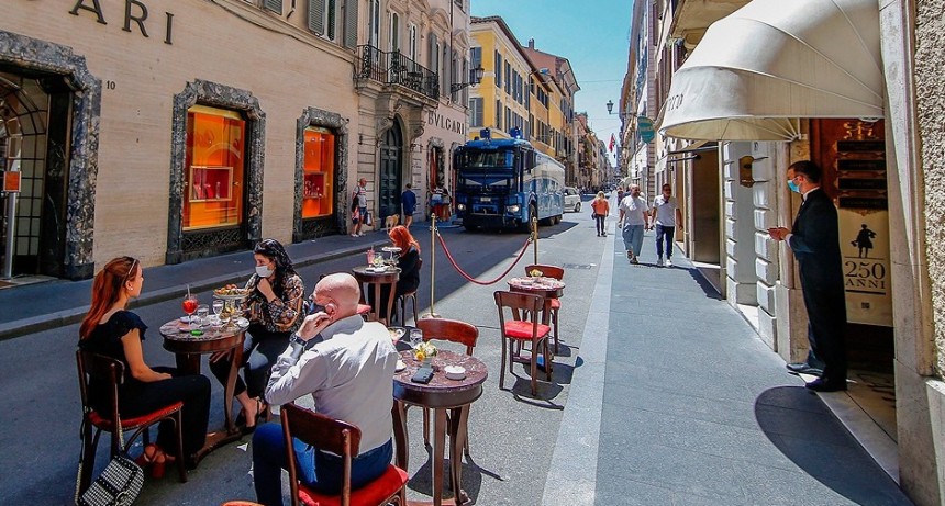 Italia registró la cifra más baja de fallecidos desde principios de marzo y entra en la fase tres