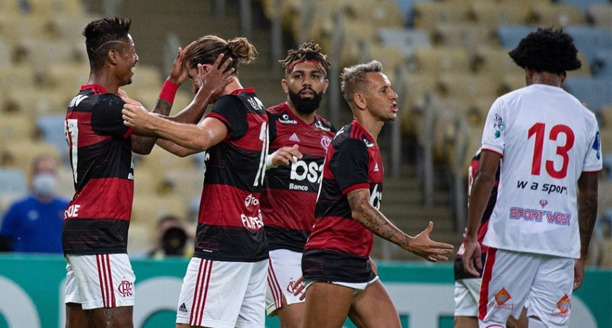 Volvi&oacute; el f&uacute;tbol en Brasil con goleada del campe&oacute;n Flamengo
