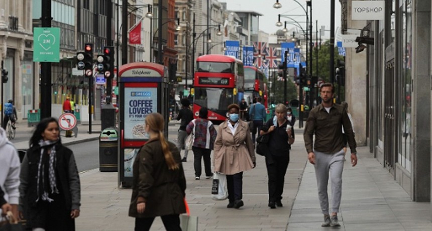 Londres y varias ciudades inglesas registraron brotes de coronavirus