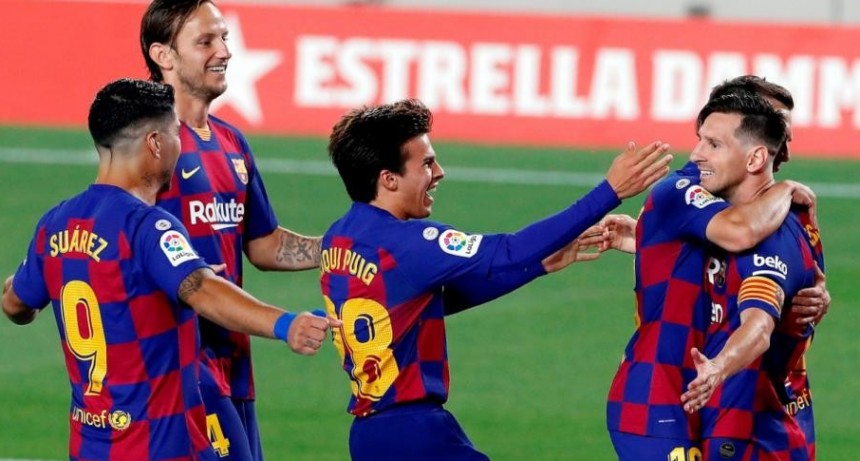 Messi festejó su gol 700 a puro lujo