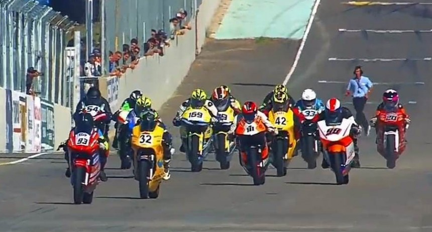 Superbike: Valentín Valor subió al podio en Termas de Río Hondo