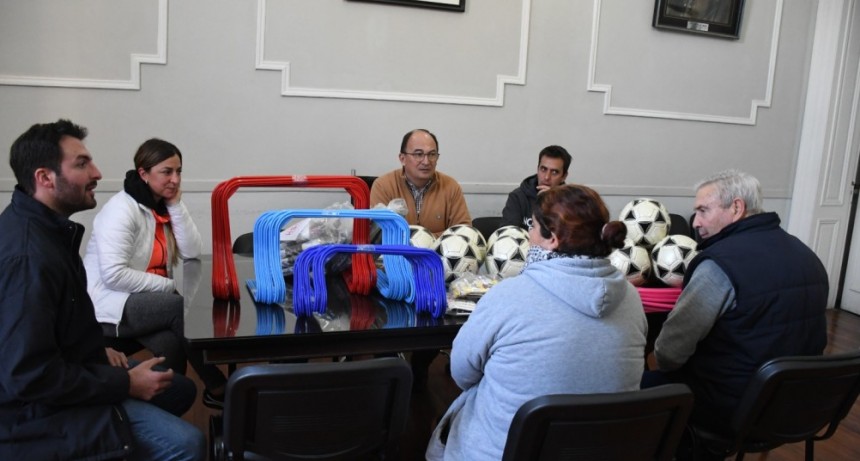 EL INTENDENTE DE SALADILLO RECIBIO A DIRIGENTES DE DEFENSORES DE ATUCHA 