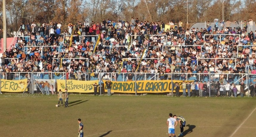 Fútbol: Igualdad entre Argentino y Apeadero ante gran marco de público 