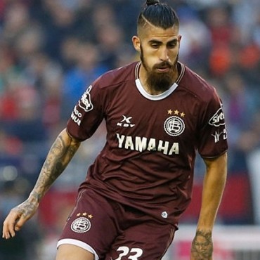 Junior Benítez, llegaría como refuerzo a Boca