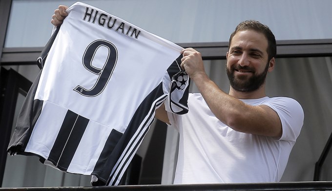 Higuaín, el jugador argentino más caro de la historia