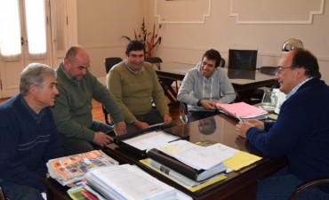 Salomón se reunió con dirigentes del Club Alvarez de Toledo